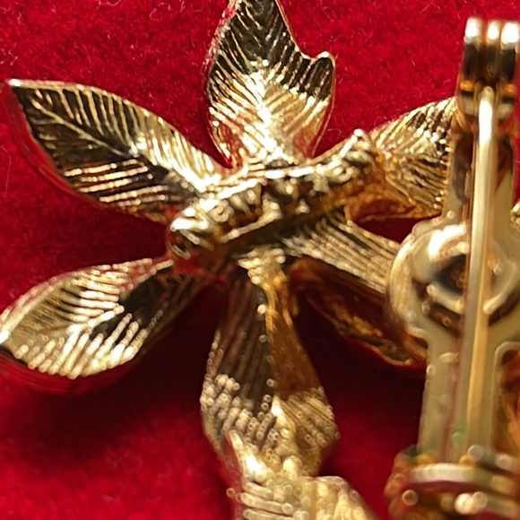 Brooch - Picture 7 of 7